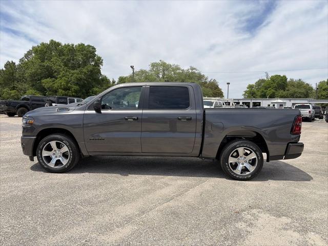 2026 RAM 1500 RAM 1500 EXPRESS CREW CAB 4X2 57 BOX