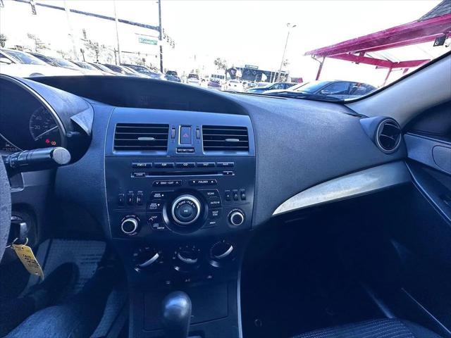 2013 Mazda Mazda3 i SV