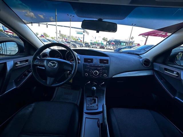 2013 Mazda Mazda3 i SV