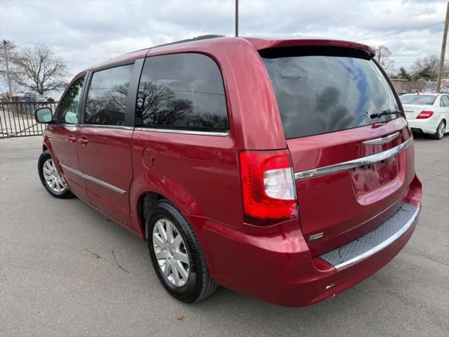2014 Chrysler Town & Country Touring