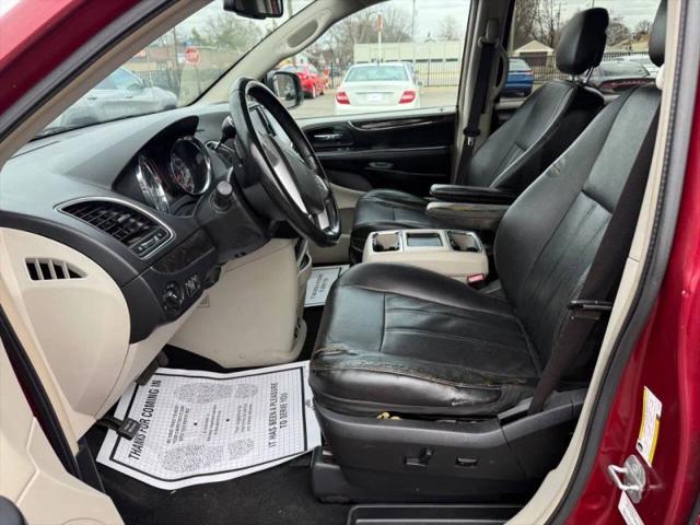 2014 Chrysler Town & Country Touring