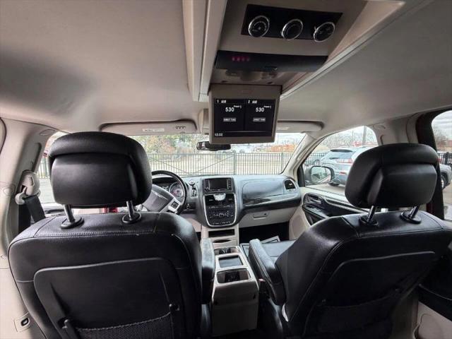 2014 Chrysler Town & Country Touring
