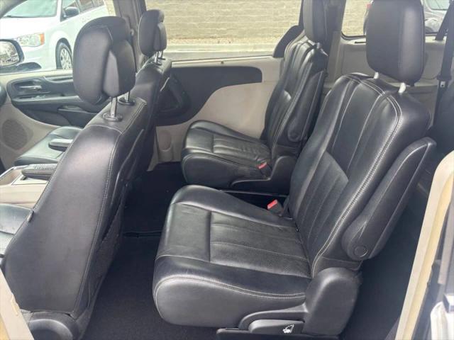 2011 Chrysler Town & Country Touring-L