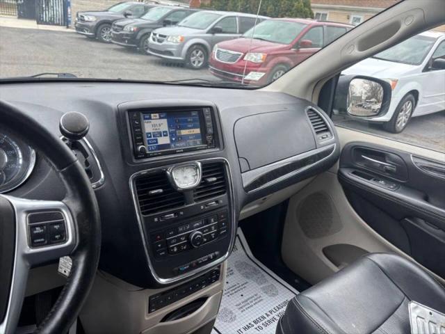 2011 Chrysler Town & Country Touring-L