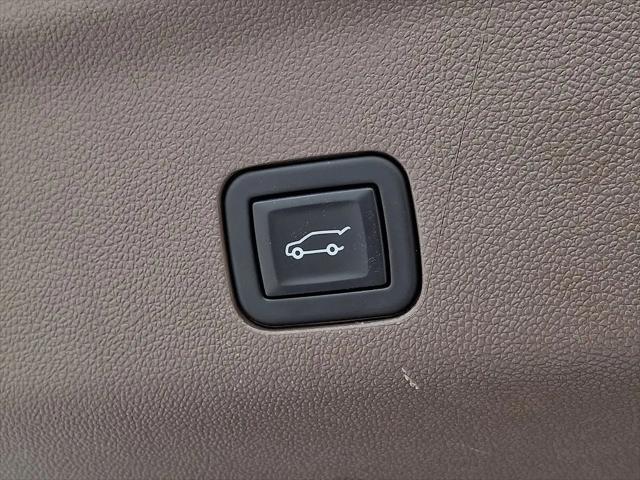 2023 GMC Yukon 4WD Denali