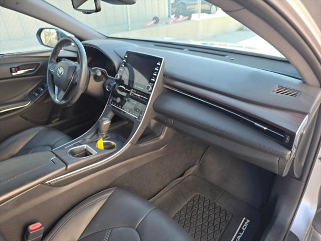2019 Toyota Avalon XLE