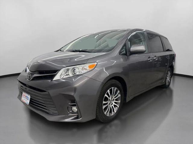 2020 Toyota Sienna XLE