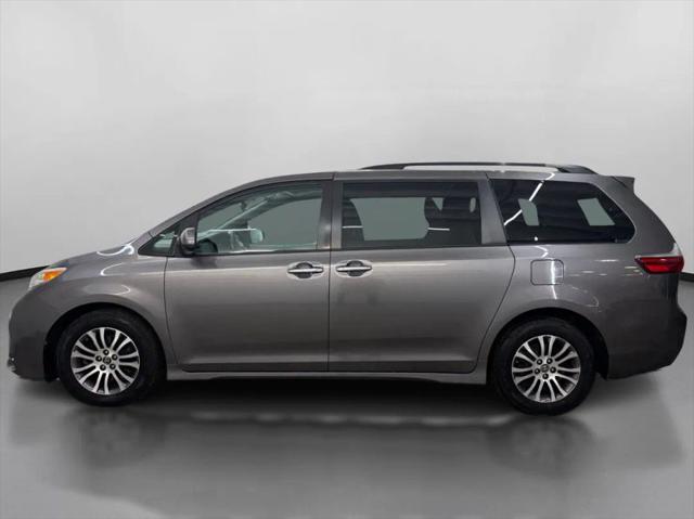 2020 Toyota Sienna XLE