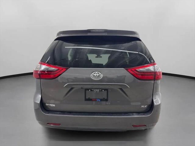 2020 Toyota Sienna XLE