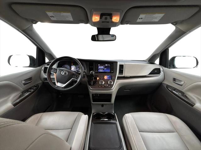 2020 Toyota Sienna XLE