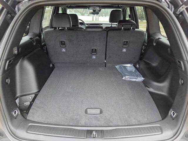 2026 Jeep Grand Cherokee Altitude 4x2