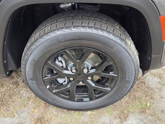 2026 Jeep Grand Cherokee Altitude 4x2