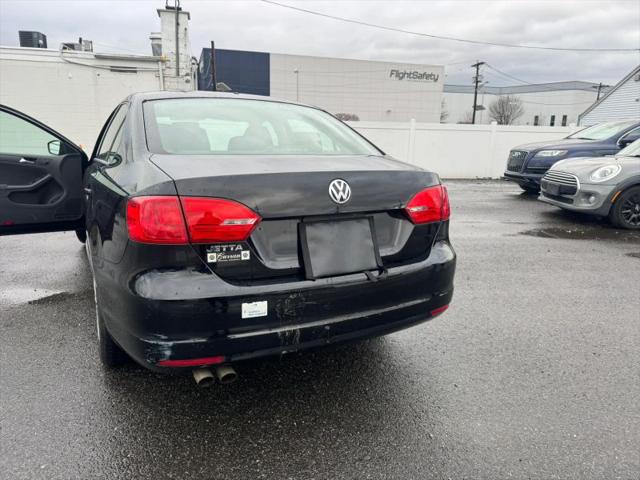 2011 Volkswagen Jetta 2.0L Base