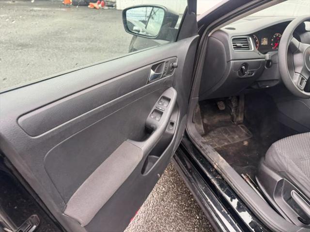 2011 Volkswagen Jetta 2.0L Base