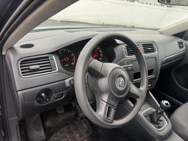 2011 Volkswagen Jetta 2.0L Base
