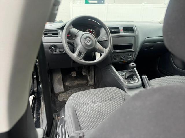 2011 Volkswagen Jetta 2.0L Base