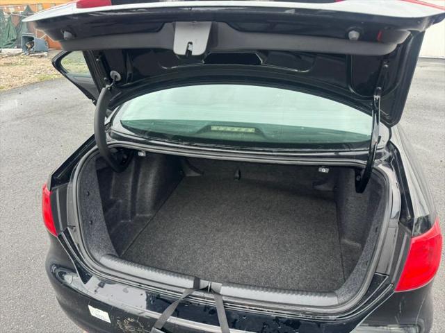 2011 Volkswagen Jetta 2.0L Base