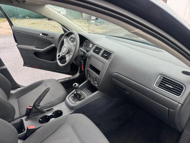 2011 Volkswagen Jetta 2.0L Base