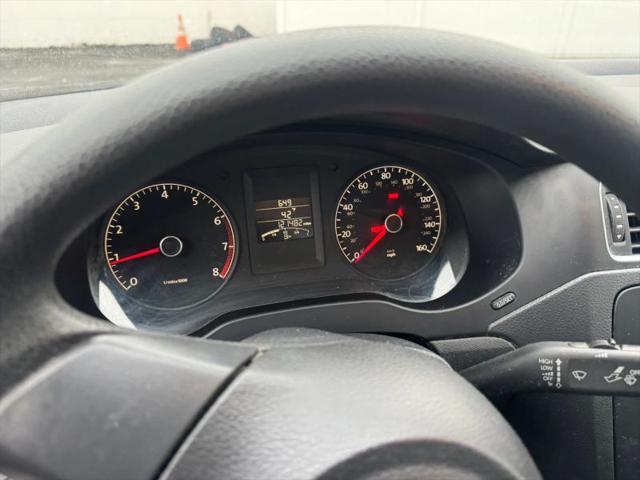 2011 Volkswagen Jetta 2.0L Base