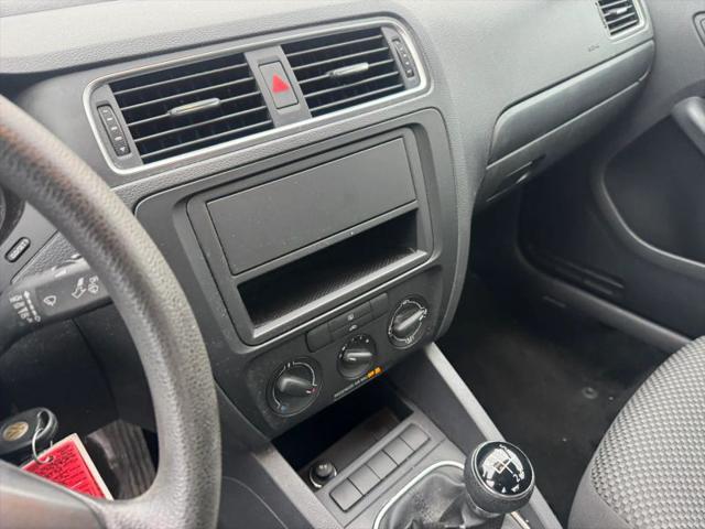2011 Volkswagen Jetta 2.0L Base