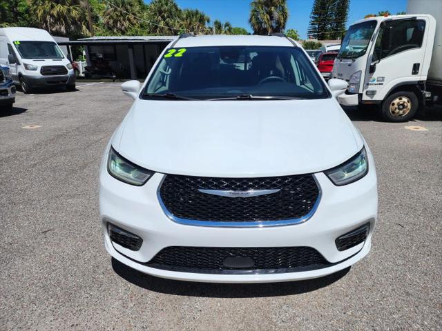 2022 Chrysler Pacifica Touring L for sale in Tampa, FL
