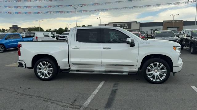 2022 Chevrolet Silverado 1500 4WD Crew Cab Short Bed High Country
