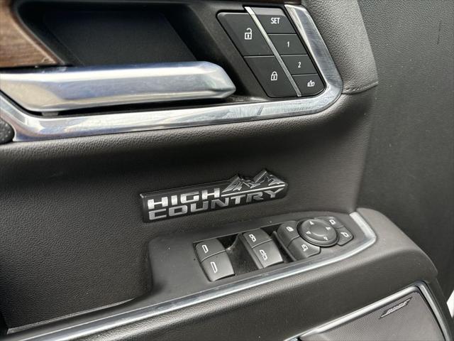 2022 Chevrolet Silverado 1500 4WD Crew Cab Short Bed High Country
