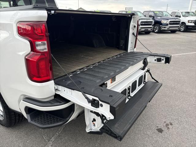 2022 Chevrolet Silverado 1500 4WD Crew Cab Short Bed High Country