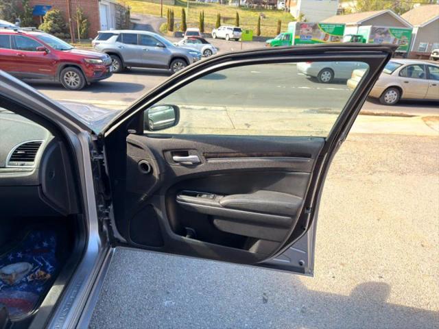 2014 Chrysler 300 300C
