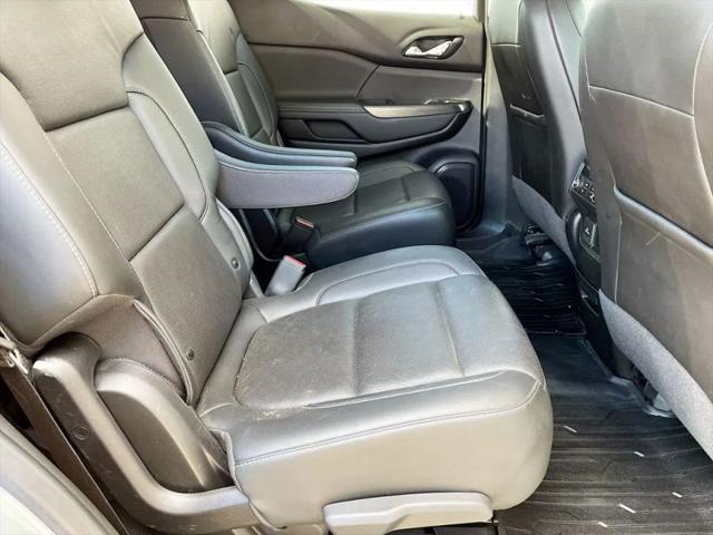 2023 GMC Acadia AWD SLT