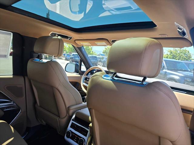 2026 Land Rover Range Rover P530 SE