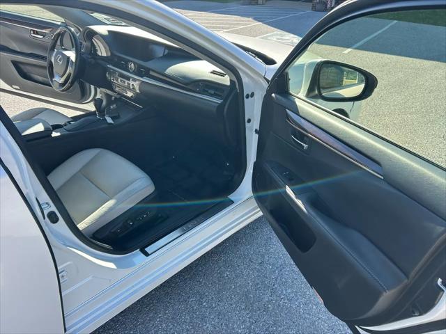 2015 Lexus ES 350 4dr Sdn