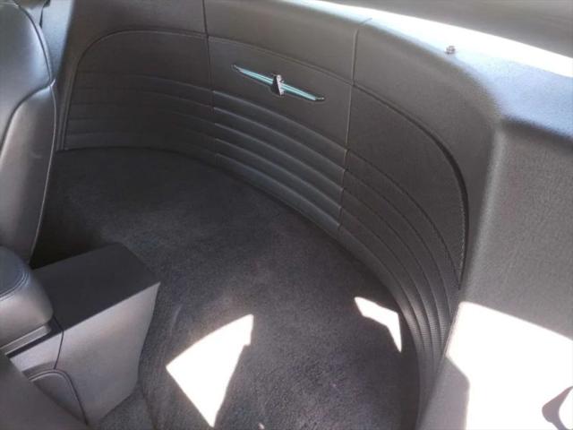 2002 Ford Thunderbird Base