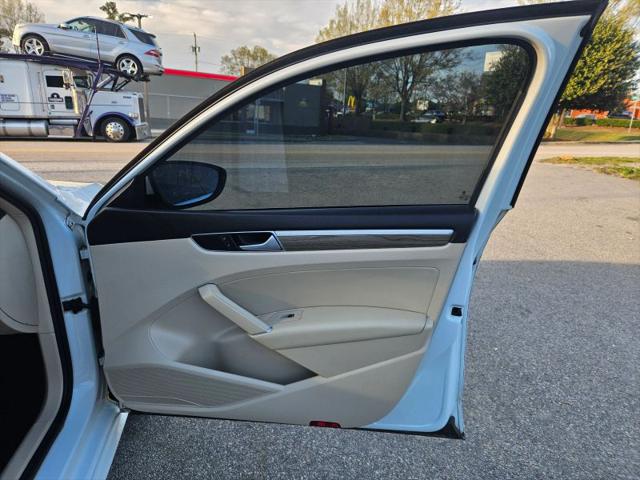 2016 Volkswagen Passat 1.8T SE