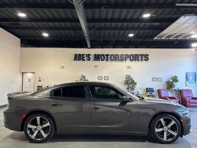 2017 Dodge Charger SE RWD