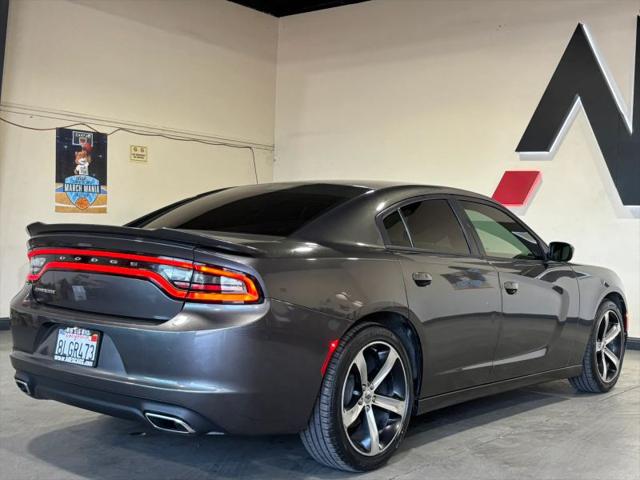 2017 Dodge Charger SE RWD