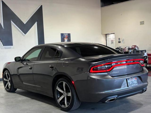 2017 Dodge Charger SE RWD