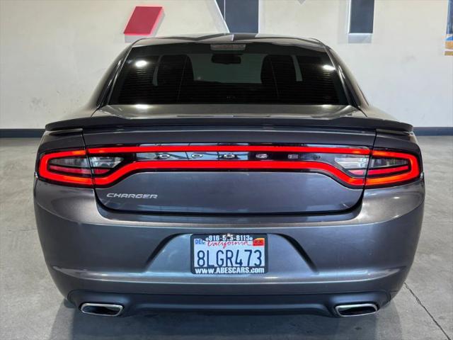 2017 Dodge Charger SE RWD