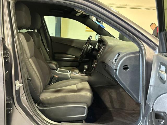 2017 Dodge Charger SE RWD