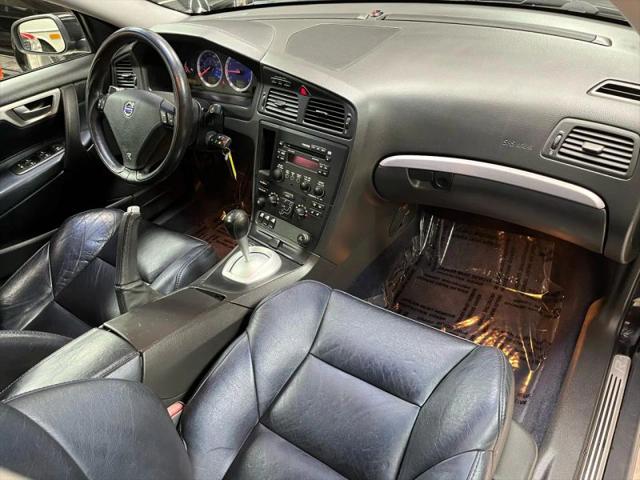 2004 Volvo S60 R