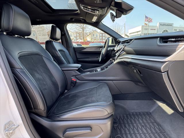2025 Jeep Grand Cherokee L Altitude X 4x4