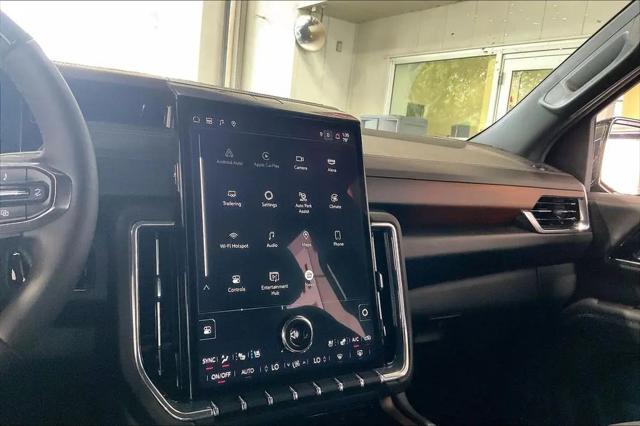 2025 GMC Yukon Denali 4WD