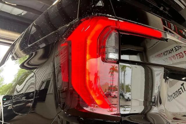 2025 GMC Yukon Denali 4WD
