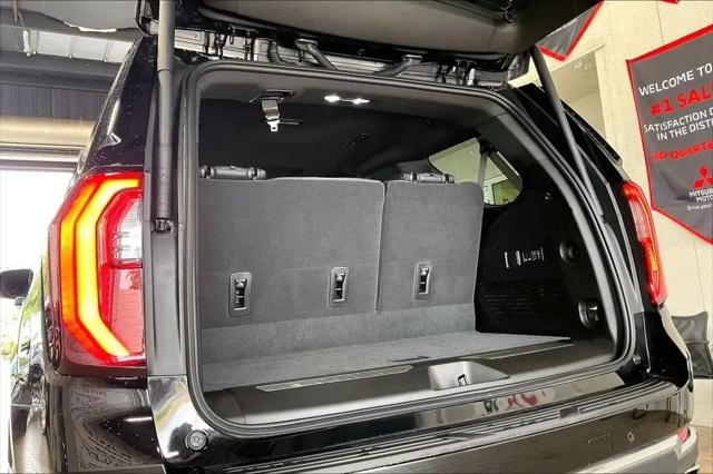 2025 GMC Yukon Denali 4WD