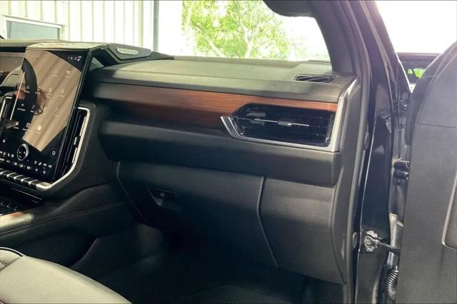 2025 GMC Yukon Denali 4WD