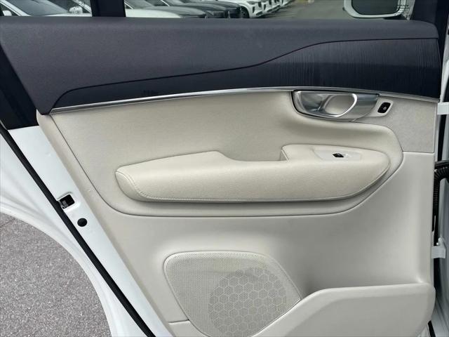 2020 Volvo XC90 T6 Momentum 7 Passenger