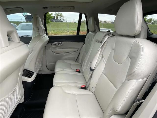 2020 Volvo XC90 T6 Momentum 7 Passenger