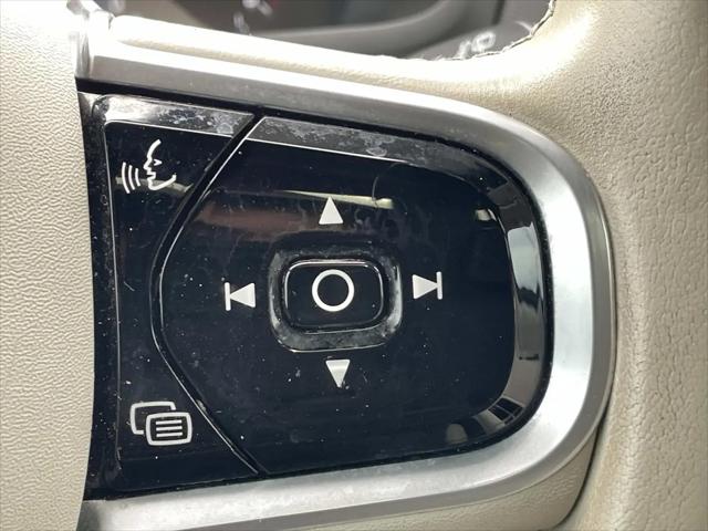 2020 Volvo XC90 T6 Momentum 7 Passenger