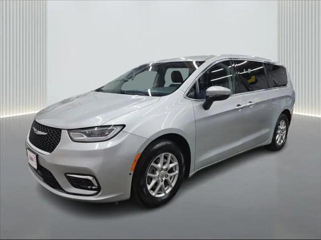 2023 Chrysler Pacifica Touring L for sale in Hillside, NJ
