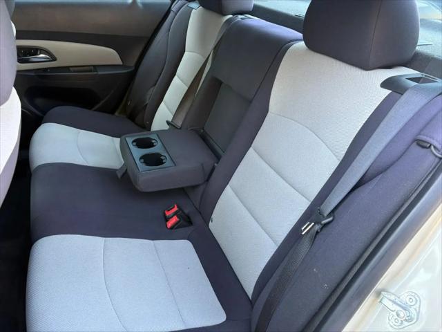 2013 Chevrolet Cruze LS Auto
